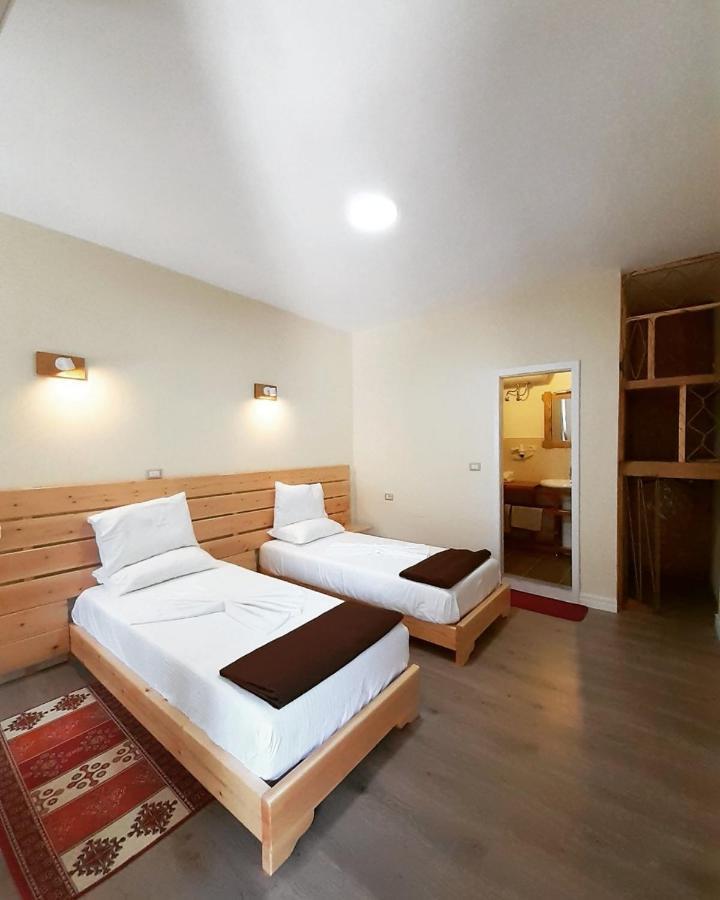 At Pikotiko'S - Korca City Rooms For Rent Eksteriør billede
