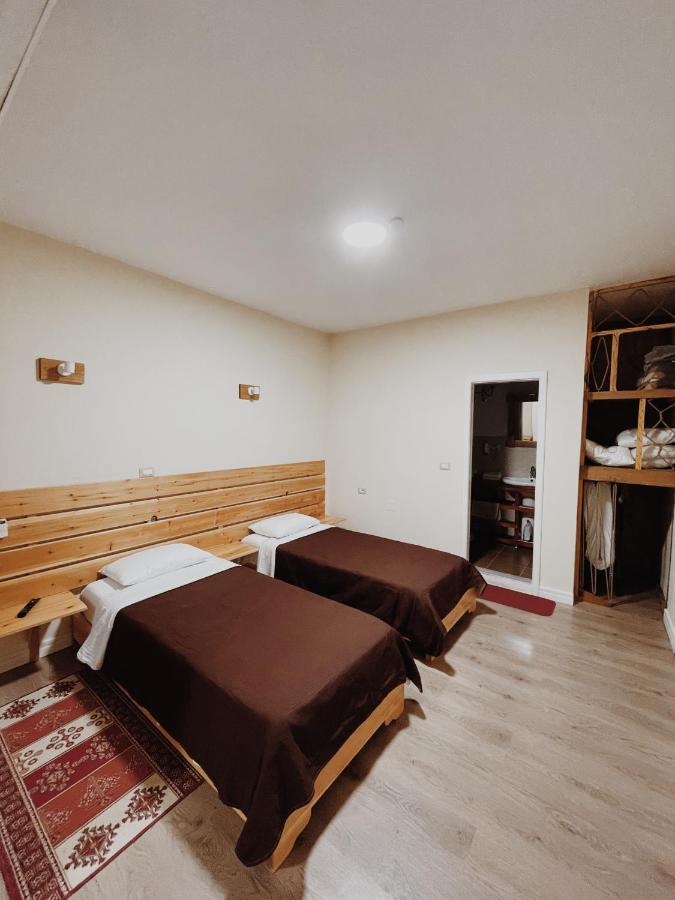 At Pikotiko'S - Korca City Rooms For Rent Eksteriør billede