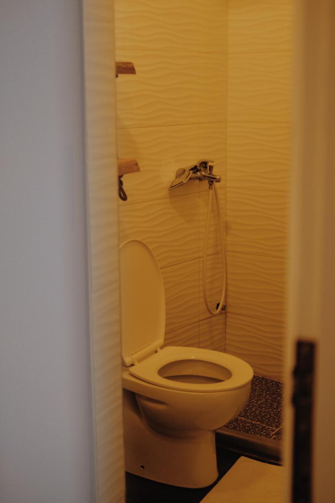 At Pikotiko'S - Korca City Rooms For Rent Eksteriør billede