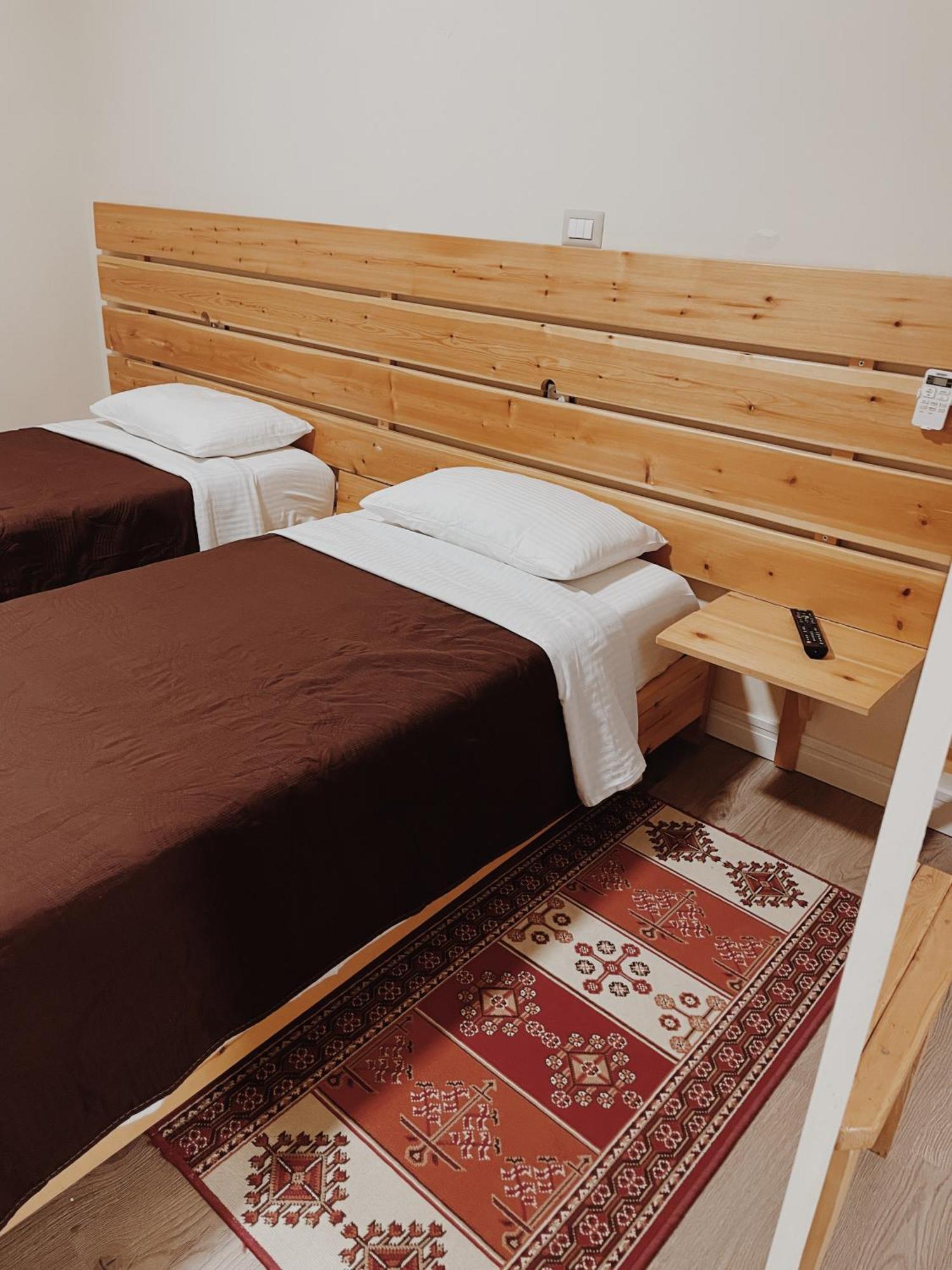 At Pikotiko'S - Korca City Rooms For Rent Eksteriør billede