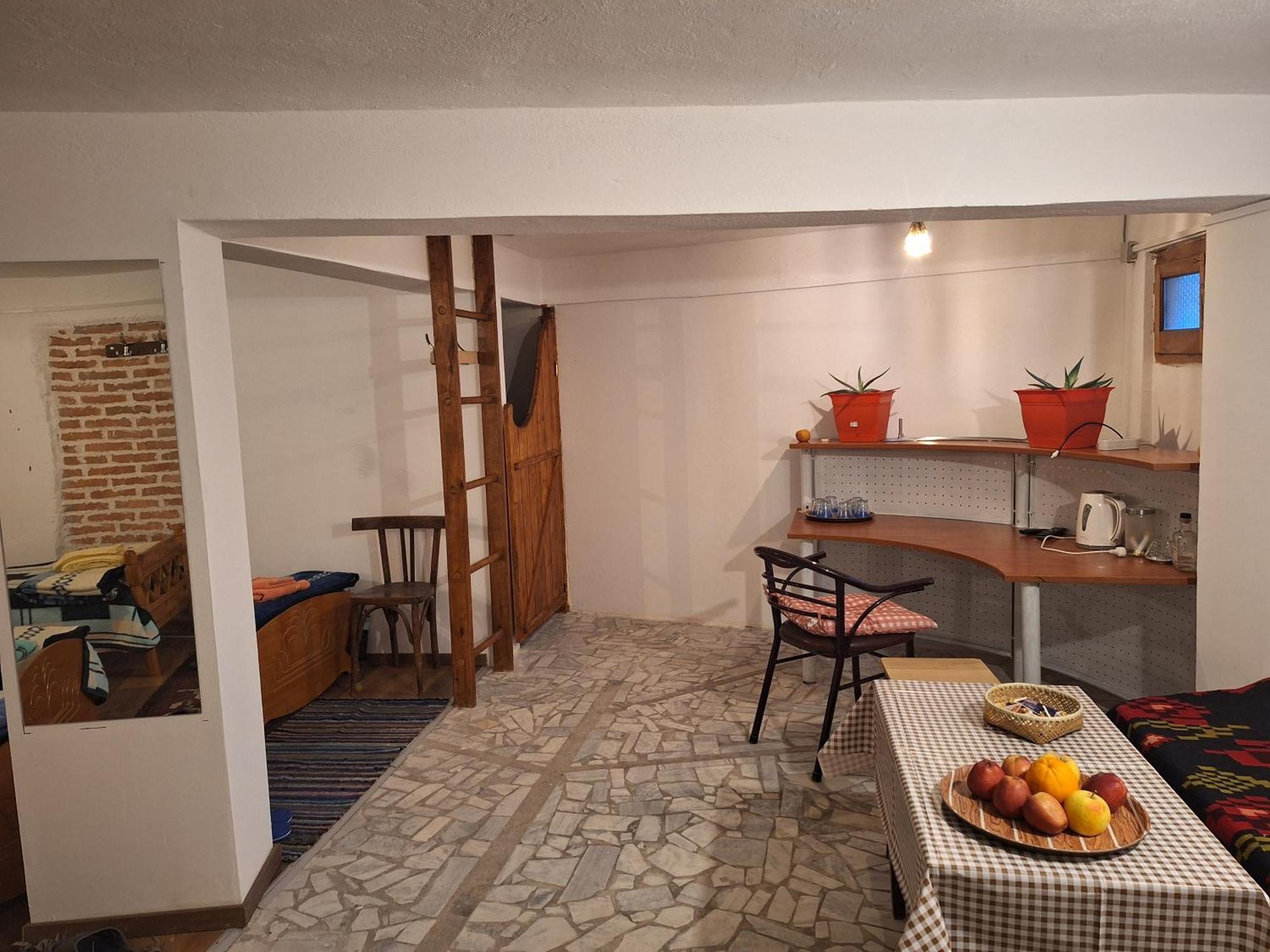 At Pikotiko'S - Korca City Rooms For Rent Eksteriør billede